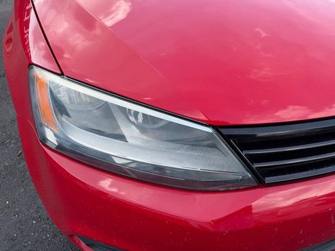 Used 2012 Volkswagen Jetta SE FWD image 4