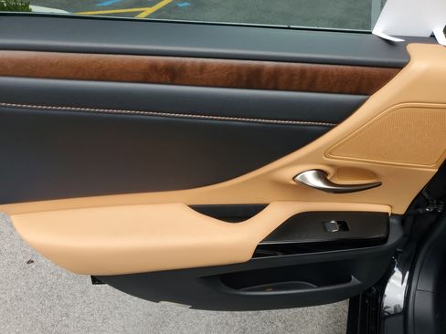 Used 2024 Lexus ES 350 w/ Premium Package image 14