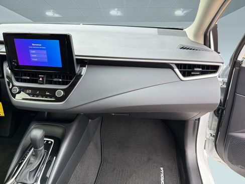 Used 2026 Toyota Corolla LE FWD image 25