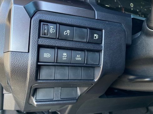 Used 2025 Toyota 4Runner TRD Off-Road image 12