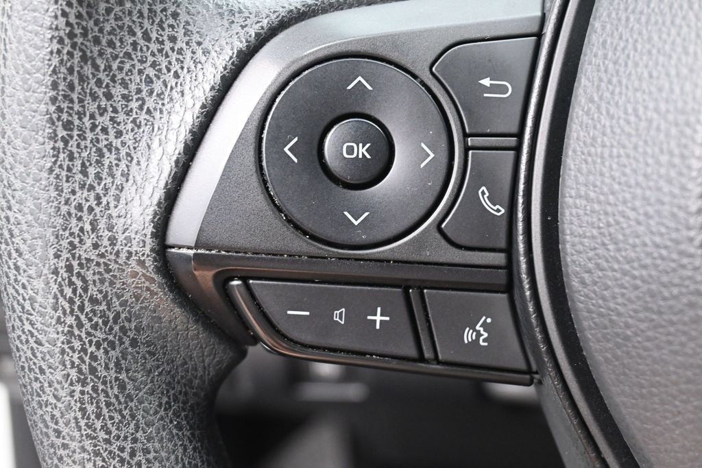 Used 2024 Toyota Corolla LE w/ LE Convenience Package FWD image 15
