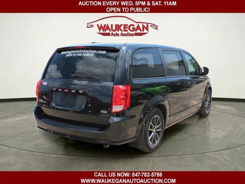 Used 2015 Dodge Grand Caravan SE FWD image 5