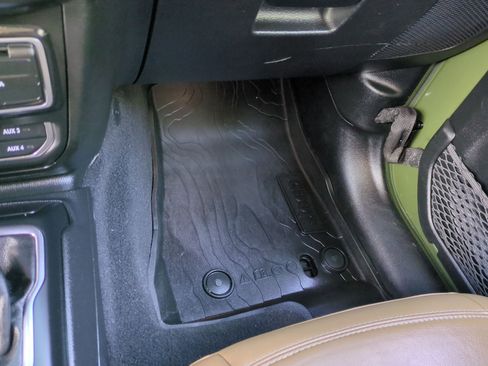 Used 2020 Jeep Wrangler Unlimited Rubicon image 35