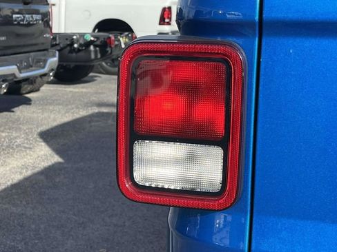 Used 2020 Jeep Gladiator Sport w/ Quick Order Package 24S image 10