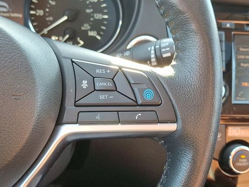 Used 2019 Nissan Rogue SL w/ Premium Package image 25