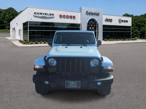 Used 2022 Jeep Gladiator Sport AWD/4WD image 9