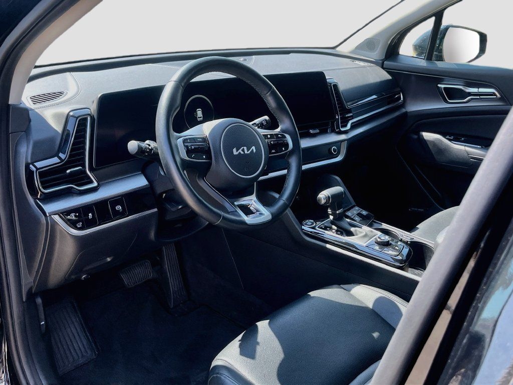 Used 2025 Kia Sportage SX FWD image 9