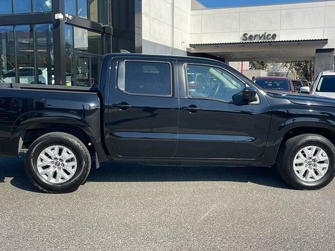 Used 2023 Nissan Frontier SV image 6