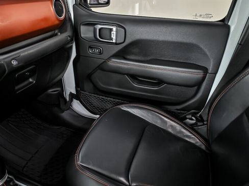 Used 2020 Jeep Gladiator Rubicon AWD/4WD image 31