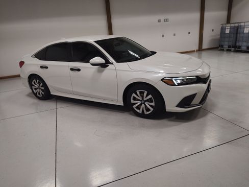 Used 2024 Honda Civic LX image 2