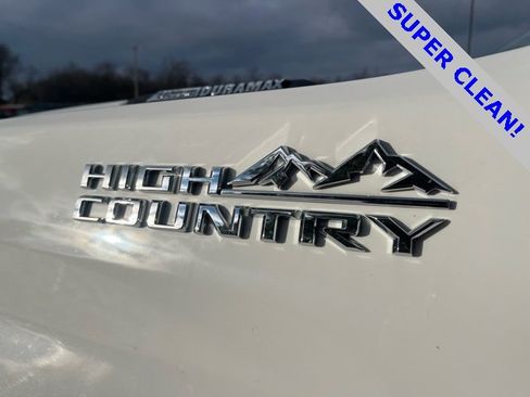 Used 2024 Chevrolet Silverado 2500 High Country w/ Technology Package image 11