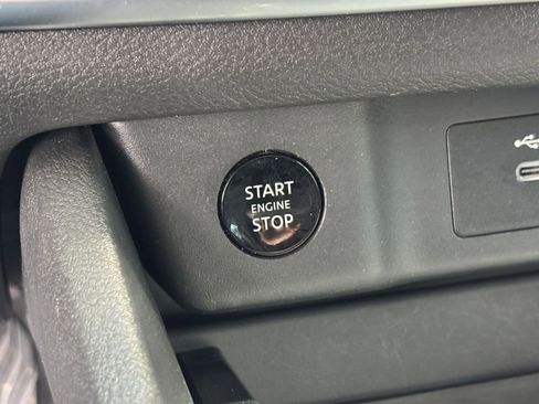 Used 2025 Nissan Rogue SV FWD image 24