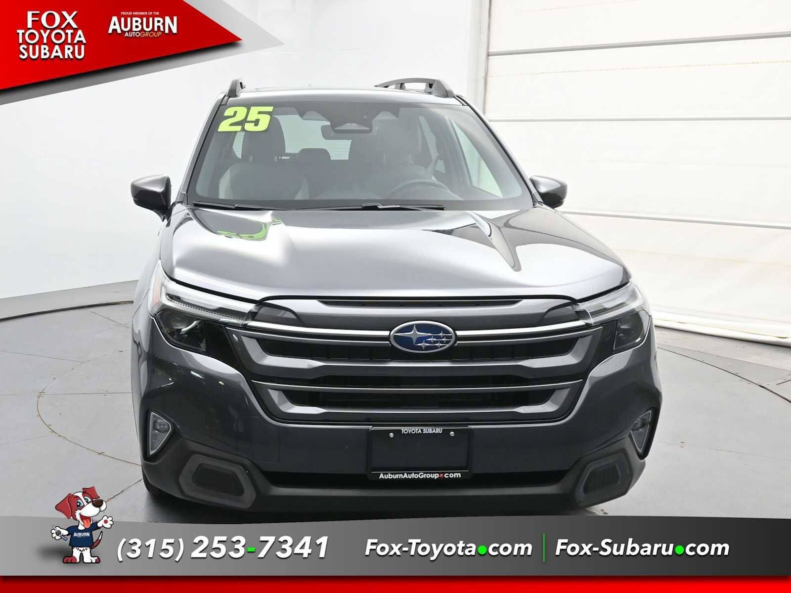 Used 2025 Subaru Forester Limited AWD/4WD image 3