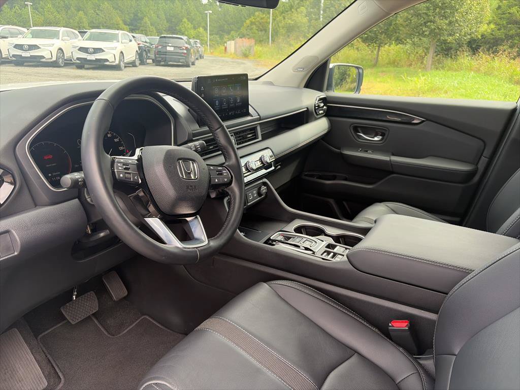 Certified 2025 Honda Pilot Touring image 20
