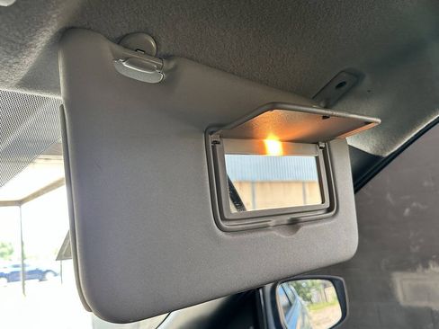 Used 2019 Nissan Kicks SV FWD image 31