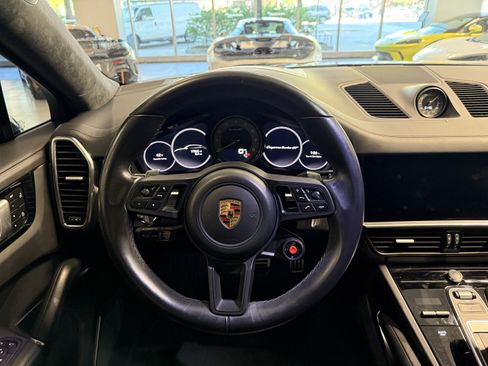 Used 2022 Porsche Cayenne Turbo GT AWD/4WD image 14