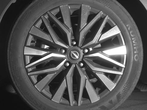 Used 2025 Nissan Altima 2.5 SV image 12