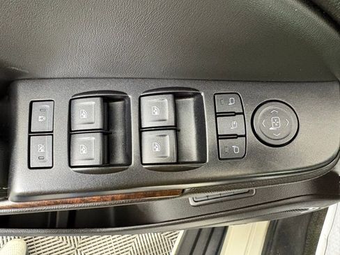 Used 2017 GMC Yukon SLT RWD image 18