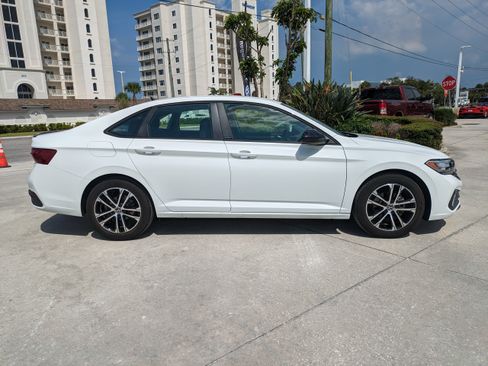Certified 2024 Volkswagen Jetta Sport FWD image 3