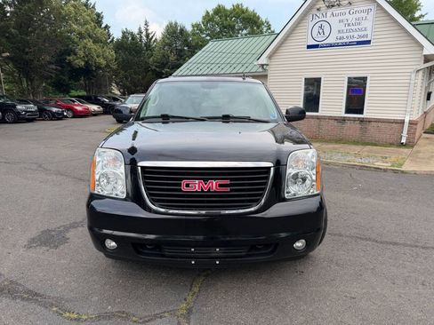 Used 2014 GMC Yukon XL SLT w/ SLT-2 Equipment Package AWD/4WD image 2