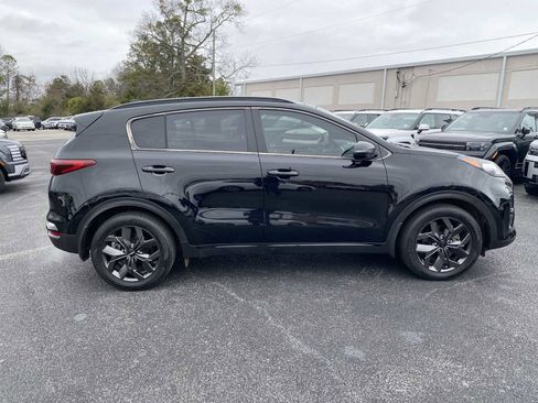 Used 2022 Kia Sportage Nightfall Edition image 4
