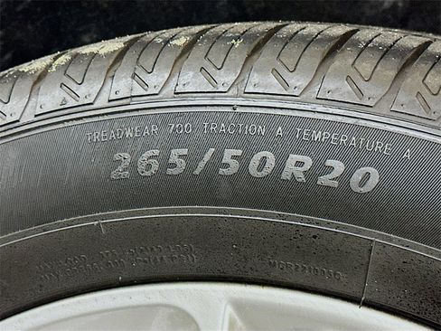 Used 2023 Dodge Durango GT image 32