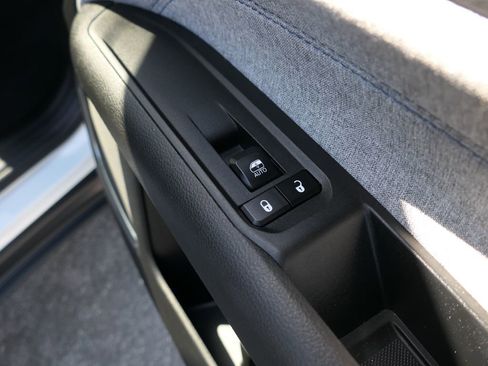 Used 2023 Jeep Compass Latitude image 25