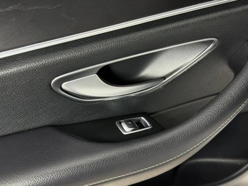 Used 2019 Mercedes-Benz E 300 image 17
