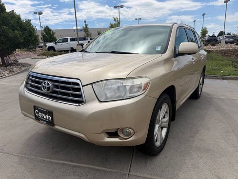 Used 2010 Toyota Highlander Limited AWD/4WD image 3