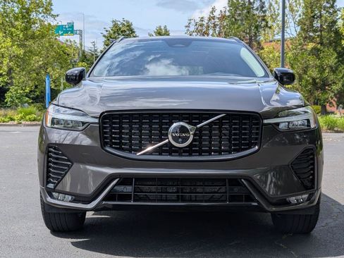 Used 2025 Volvo XC60 B5 Plus w/ Climate Package AWD/4WD image 2