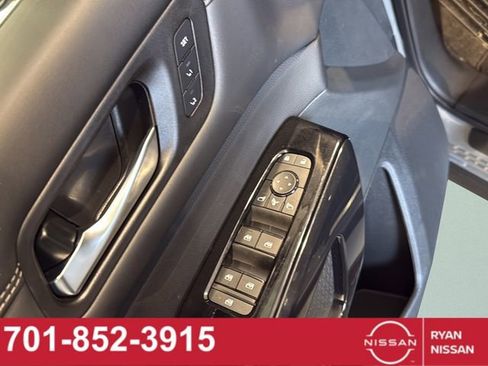 New 2026 Nissan Pathfinder Platinum image 35