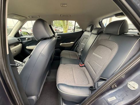 Used 2023 Hyundai Venue Limited w/ Cargo Package FWD image 33