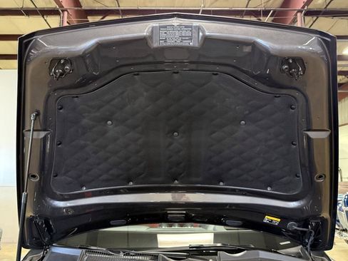 Used 2018 Bentley Bentayga image 48