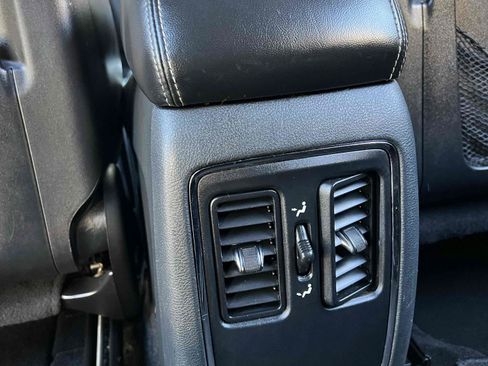 Used 2016 Dodge Durango SXT w/ Blacktop Package RWD image 36