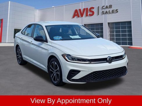 Used 2025 Volkswagen Jetta Sport FWD image 3