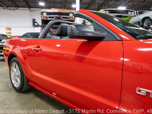 Used 2005 Ford Mustang GT Premium RWD image 25