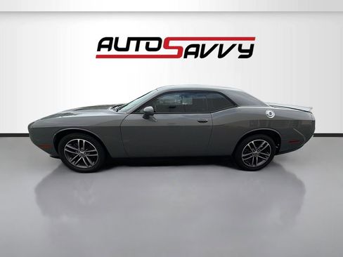 Used 2019 Dodge Challenger SXT AWD/4WD image 3