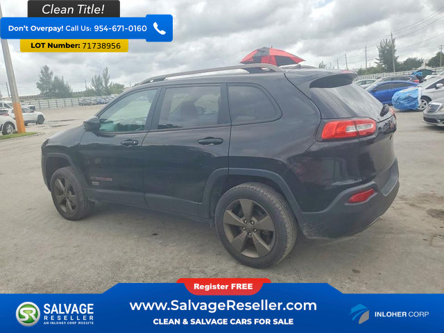 Used 2017 Jeep Cherokee Latitude FWD image 3