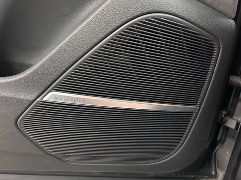 Used 2022 Audi SQ7 Prestige AWD/4WD image 9