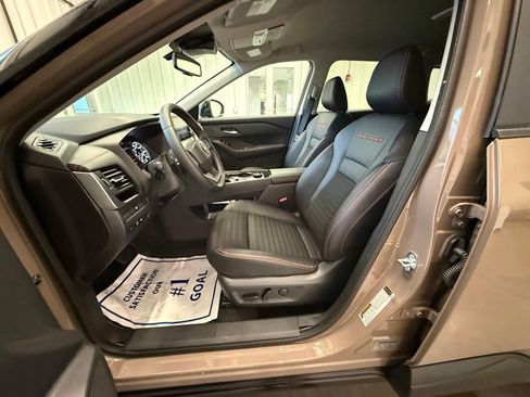 Used 2025 Nissan Rogue SV w/ Rock Creek Premium Package AWD/4WD image 24
