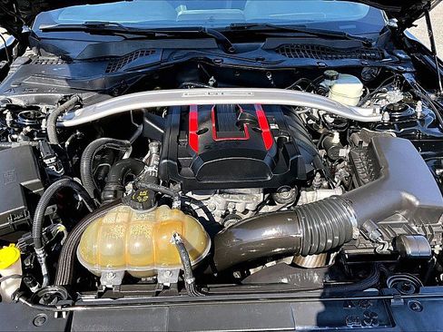 Used 2018 Ford Mustang Coupe image 9