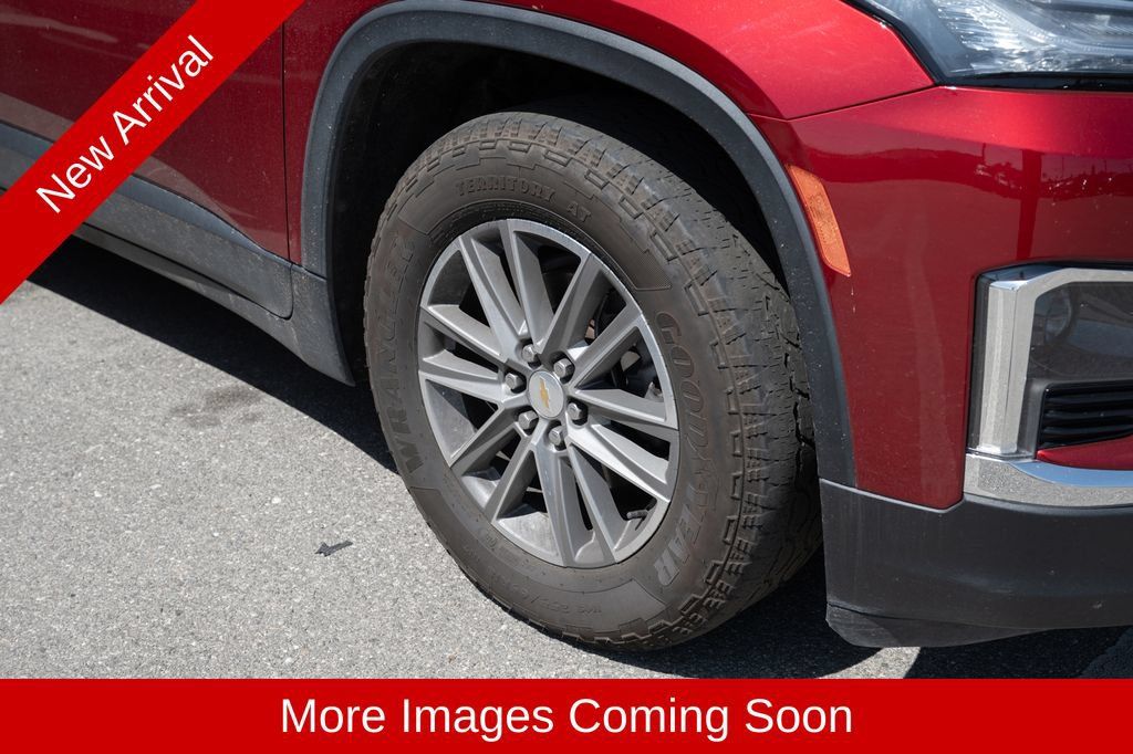 Used 2024 Chevrolet Traverse LT AWD/4WD image 8