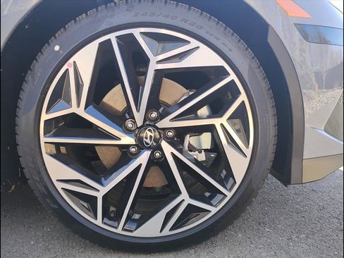 New 2025 Hyundai Ioniq 6 SEL image 9