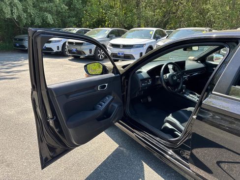 Used 2025 Honda Civic Sport image 12