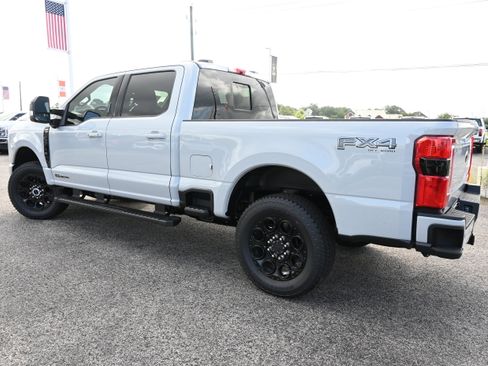 New 2026 Ford F250 Lariat w/ Black Appearance Package AWD/4WD image 7