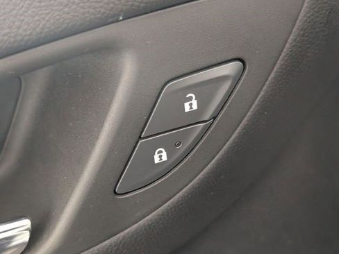 Certified 2023 Chevrolet Equinox LT w/ Driver Convenience Package image 10