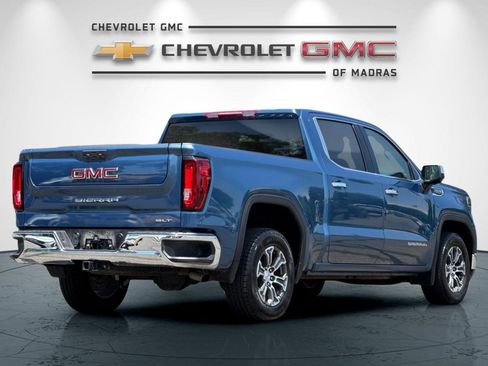 Used 2024 GMC Sierra 1500 SLT image 3