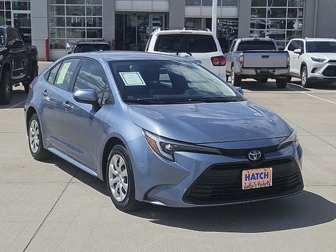 Used 2025 Toyota Corolla LE AWD/4WD image 1