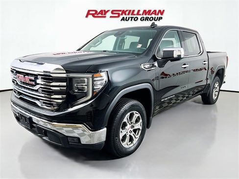 Used 2025 GMC Sierra 1500 SLT image 3