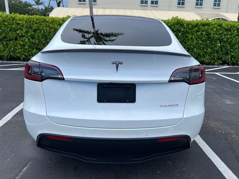 Used 2022 Tesla Model Y Performance AWD/4WD image 7